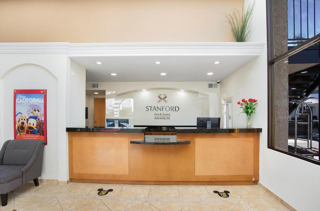 Stanford Inn & Suites Anaheim Bagian luar foto