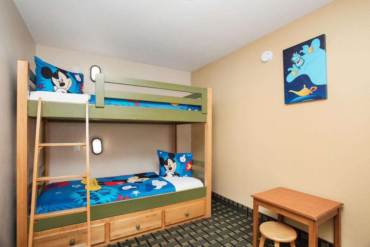 Stanford Inn & Suites Anaheim Bagian luar foto