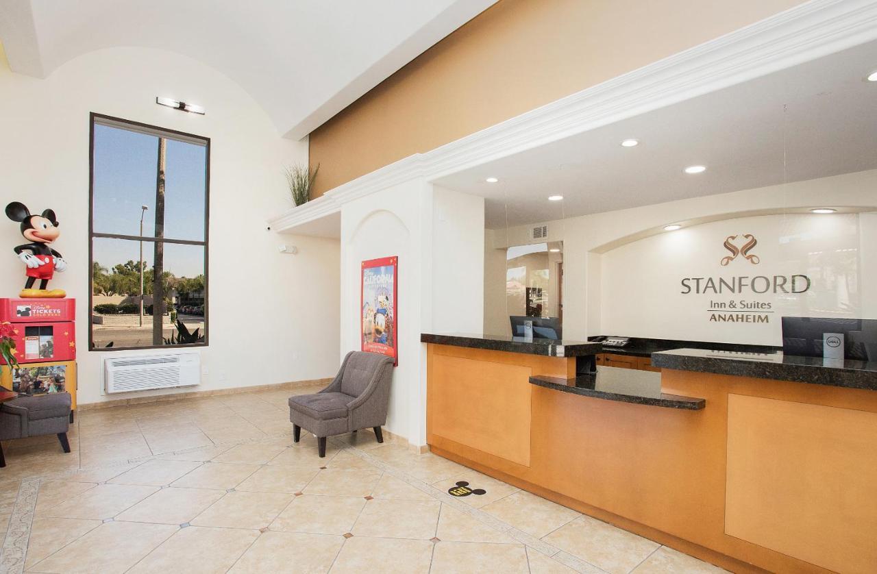 Stanford Inn & Suites Anaheim Bagian luar foto