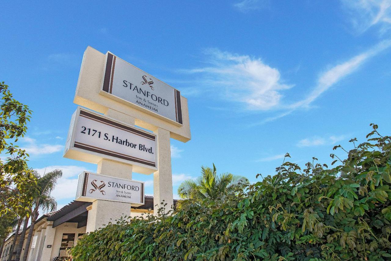 Stanford Inn & Suites Anaheim Bagian luar foto