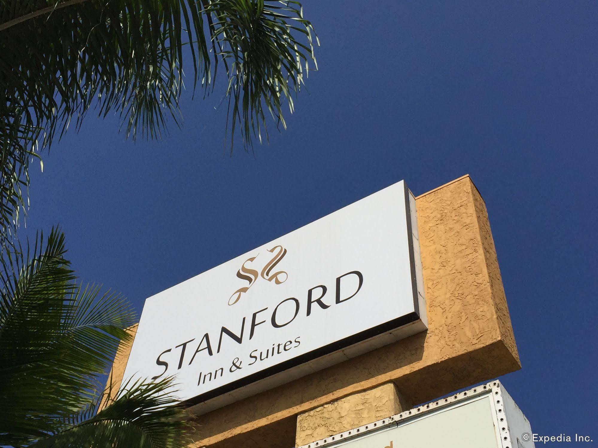 Stanford Inn & Suites Anaheim Bagian luar foto